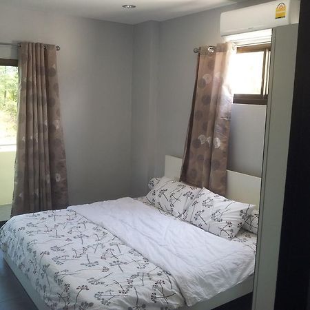 Living Room Apartments Bang Lut Beach Khaolak Bang Sak Quarto foto